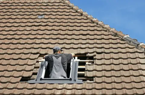 Pose de velux - Saint-Jacques-des-Blats